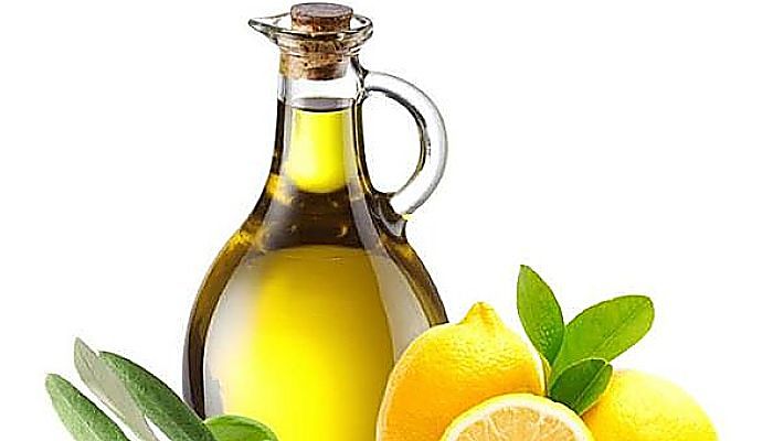 Aceite esencial de limoncillo para dar masajes 