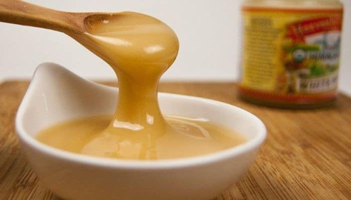 Frotar miel organica ayuda a deshacer el afta bucal