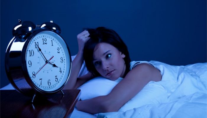 Insomnio agudo o el sueño deficiente causado debido a la forma de vida