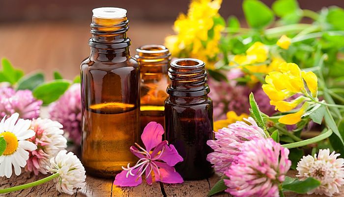 Utilice estos aceites esenciales para la gestión de síntomas de la menopausia