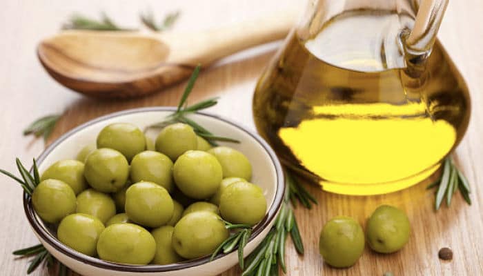 Aceite de oliva con sus multiples beneficios es otro remedio para el cáncer de mama