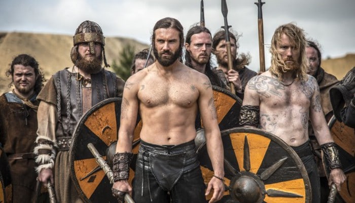 La Historia De Los Vikingos : Conoce Sus Estrategias De Combate Y Sus Costumbres