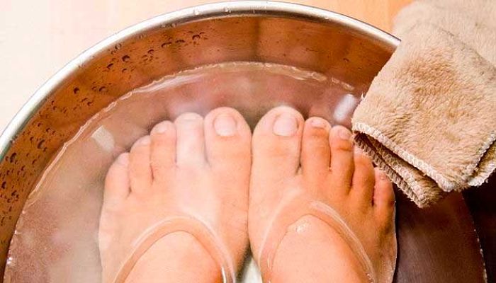 ácido bórico para los pies en agua