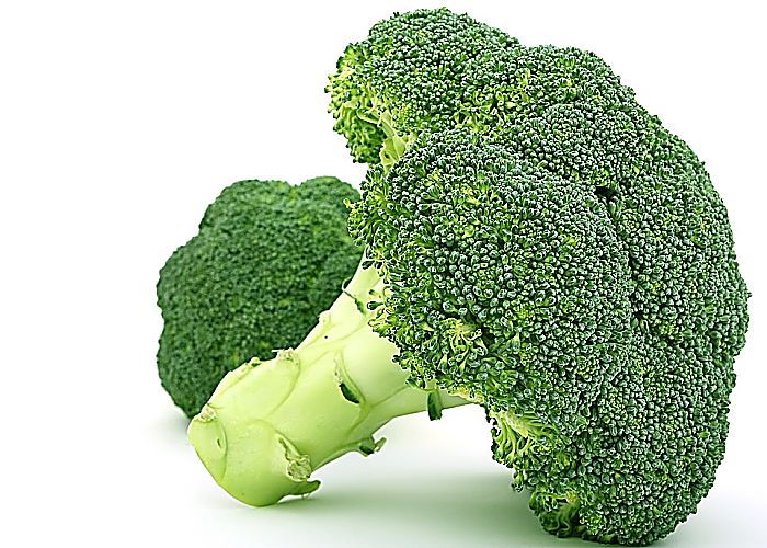 El brócoli que son beneficiosos en el aumento de su altura son el calcio, la vitamina C y hierro.