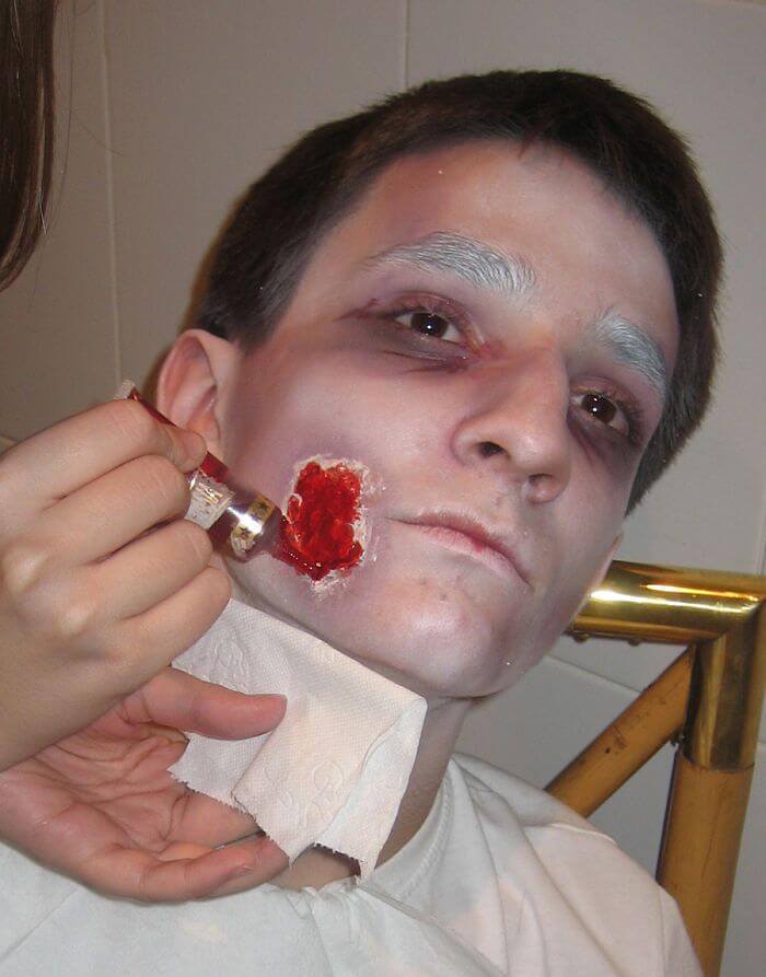 Cómo hacer un maquillaje de zombie