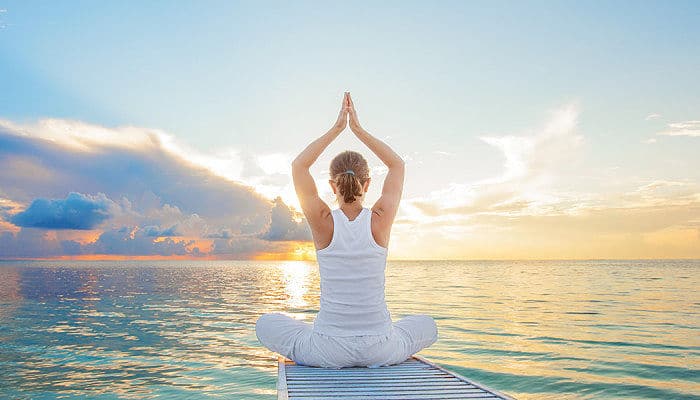 Practicar yoga ayuda a los problemas de gastritis