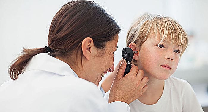 El diagnóstico de las infecciones del oído se realiza examinando el interior de la oreja