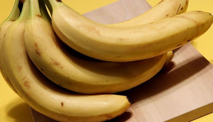 Los plátanos son otra fruta que se puede comer para tratar la deshidratación leve