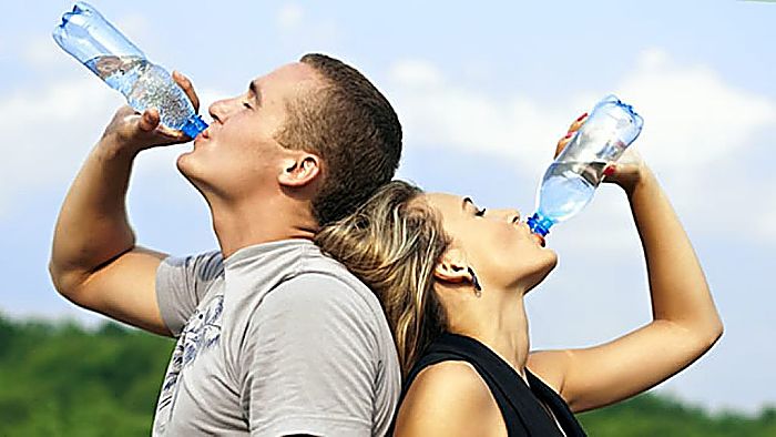Beba agua para evitar la enfermedad de altitud