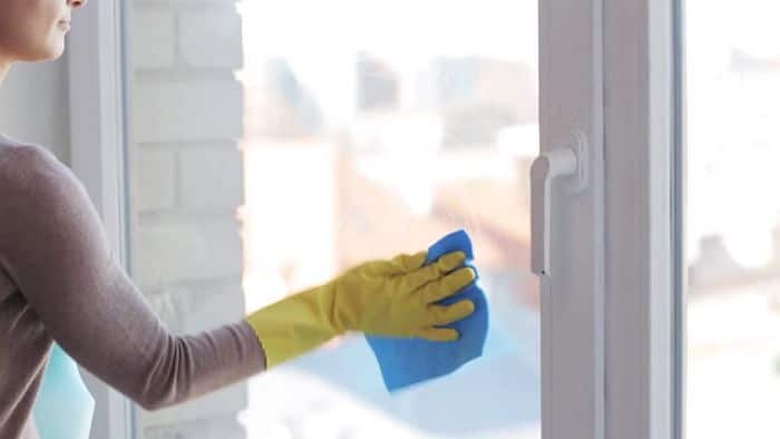 Entre los productos de limpieza caseros, este es un limpiador de ventanas que no agravará el asma, las alergias o causar cualquier otro tipo de reacción negativa a la salud