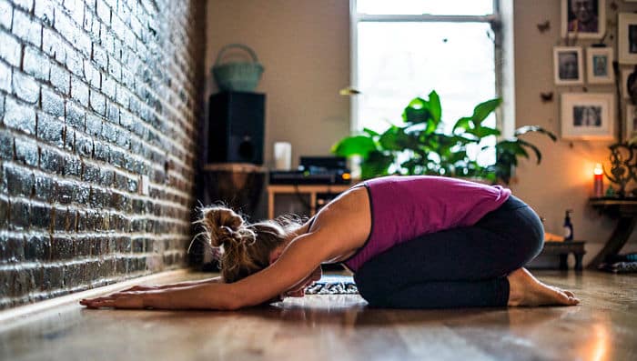 Cómo Hacer yoga en casa